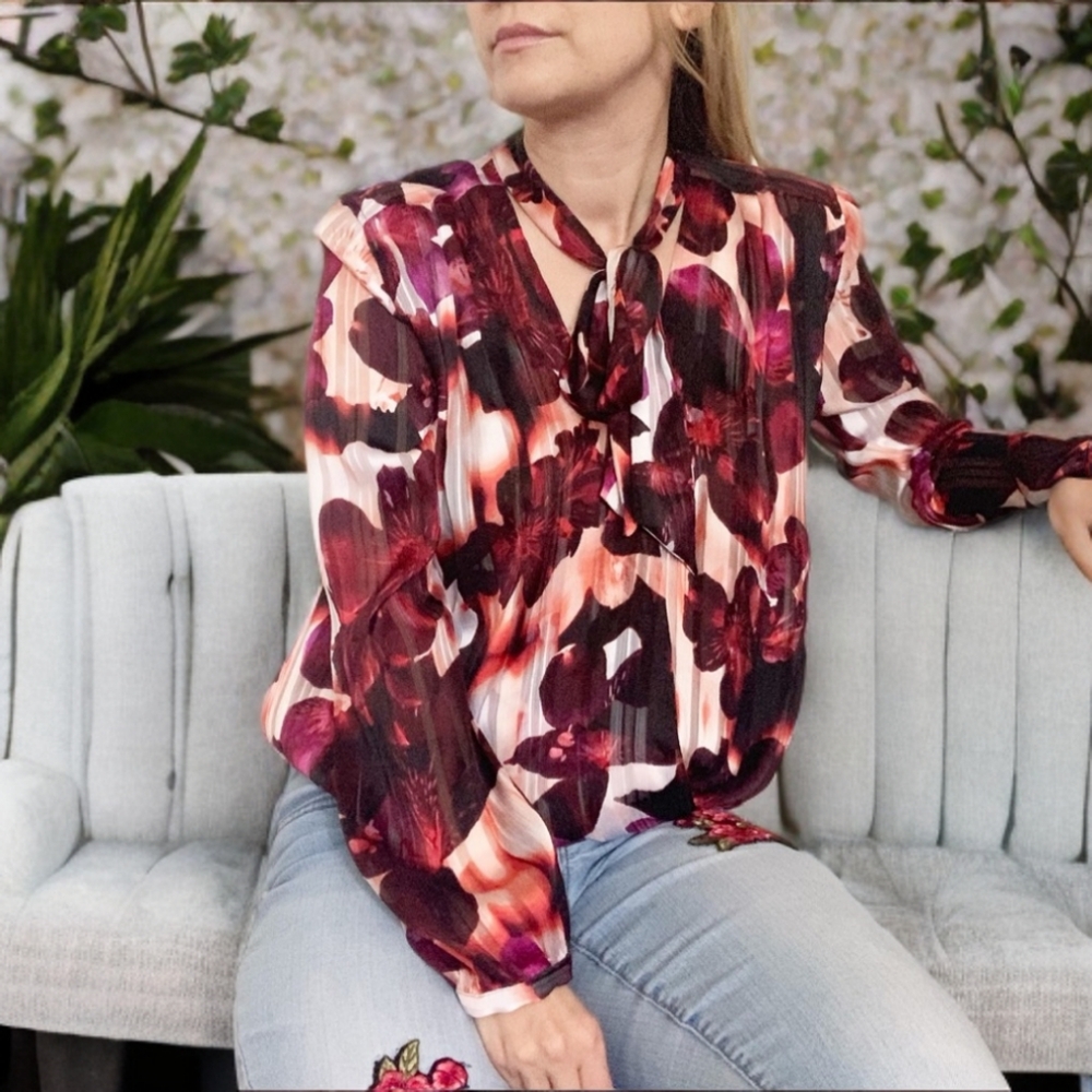 GUESS floral neck tie blouse S-M